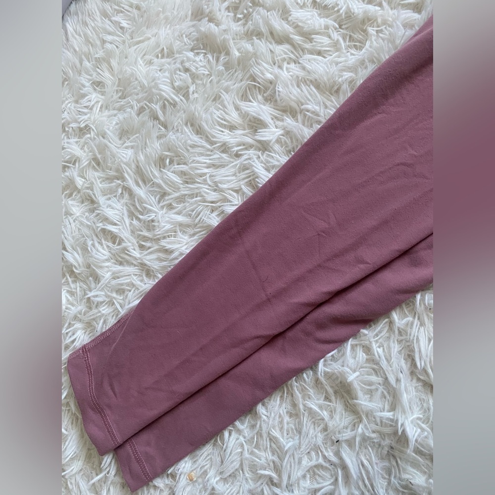 Aritzia TNA Leggings - Picture 8 of 9